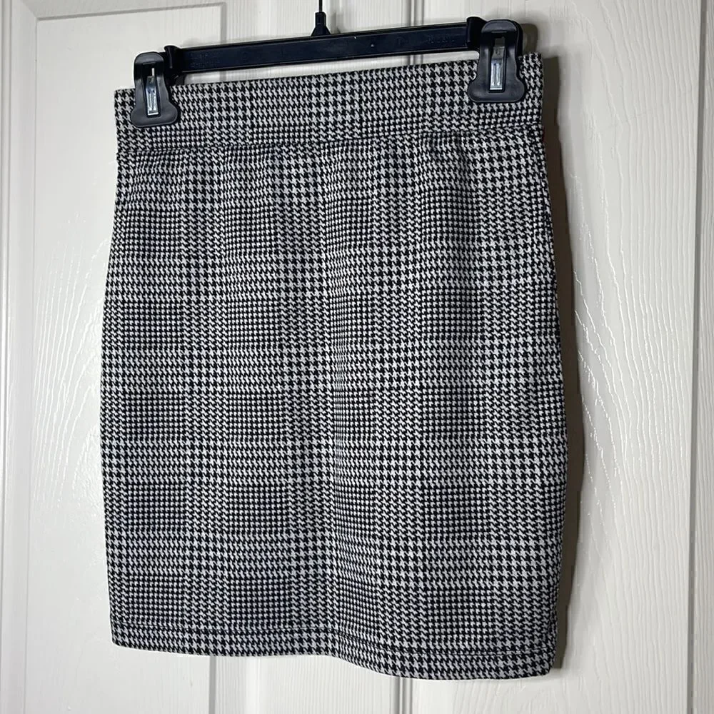 Ultra flirt houndstooth print skirt size xs